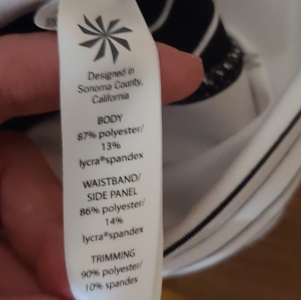 Athleta White & Black Striped Relay 2.0 Capri Leggings - Picture 15 of 15